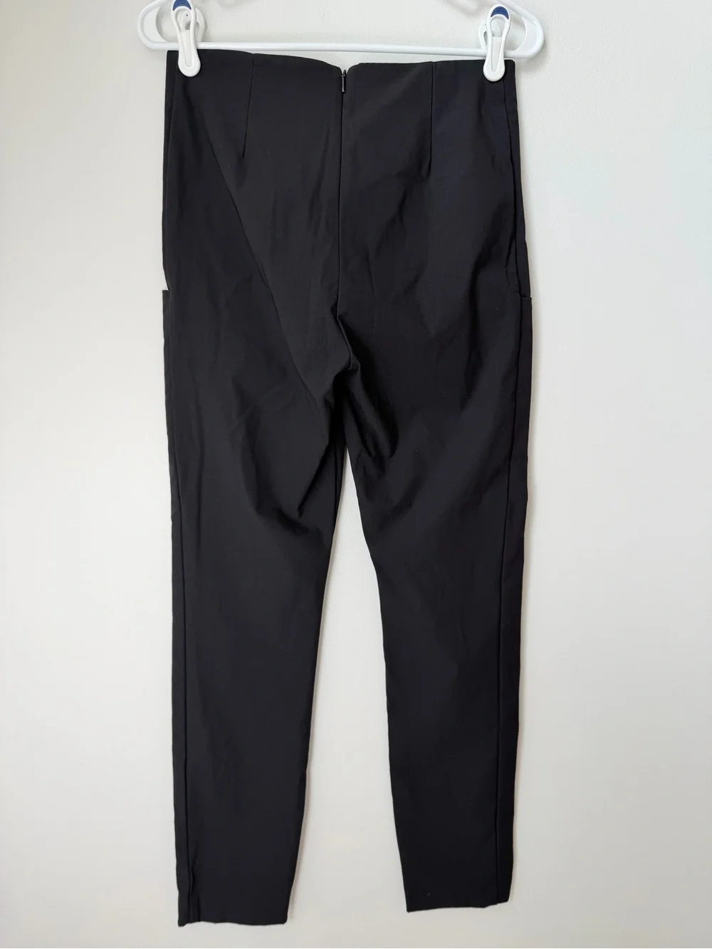 Athleta Wander Slim Hiking Ankle Black Pants with Pockets Size 6